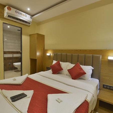 Hotel Residency Park Мумбай Екстериор снимка