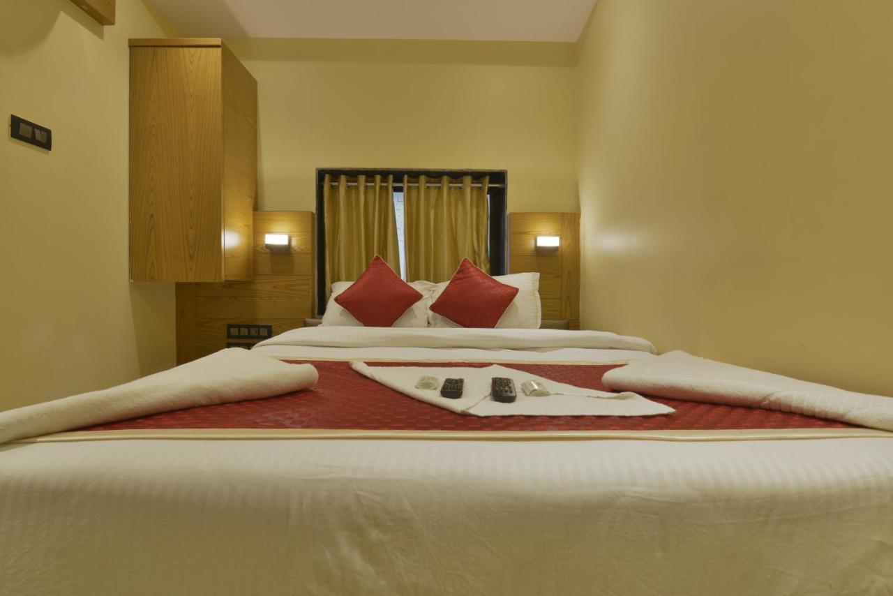 Hotel Residency Park Мумбай Екстериор снимка