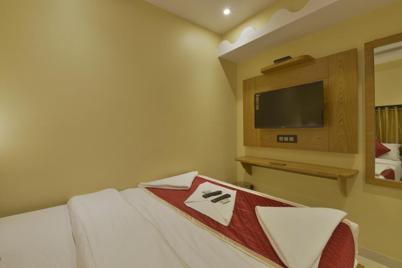 Hotel Residency Park Мумбай Екстериор снимка