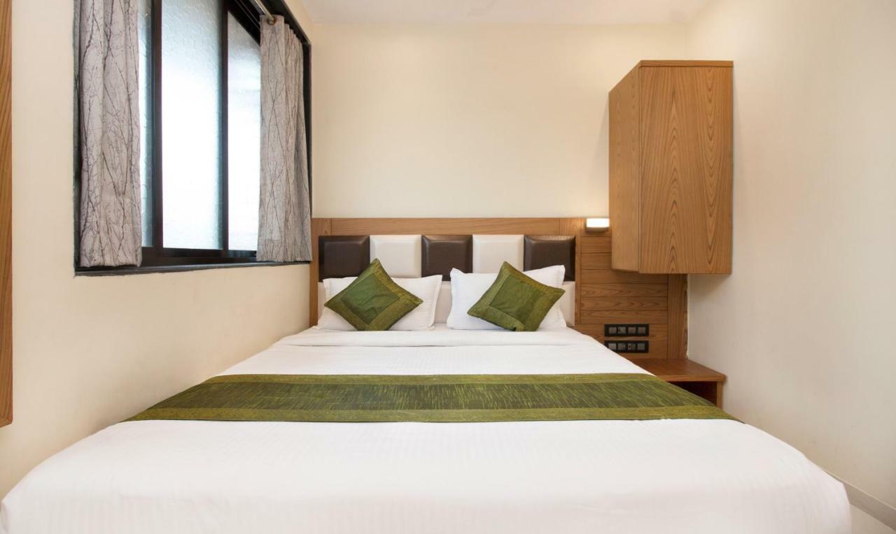 Hotel Residency Park Мумбай Екстериор снимка