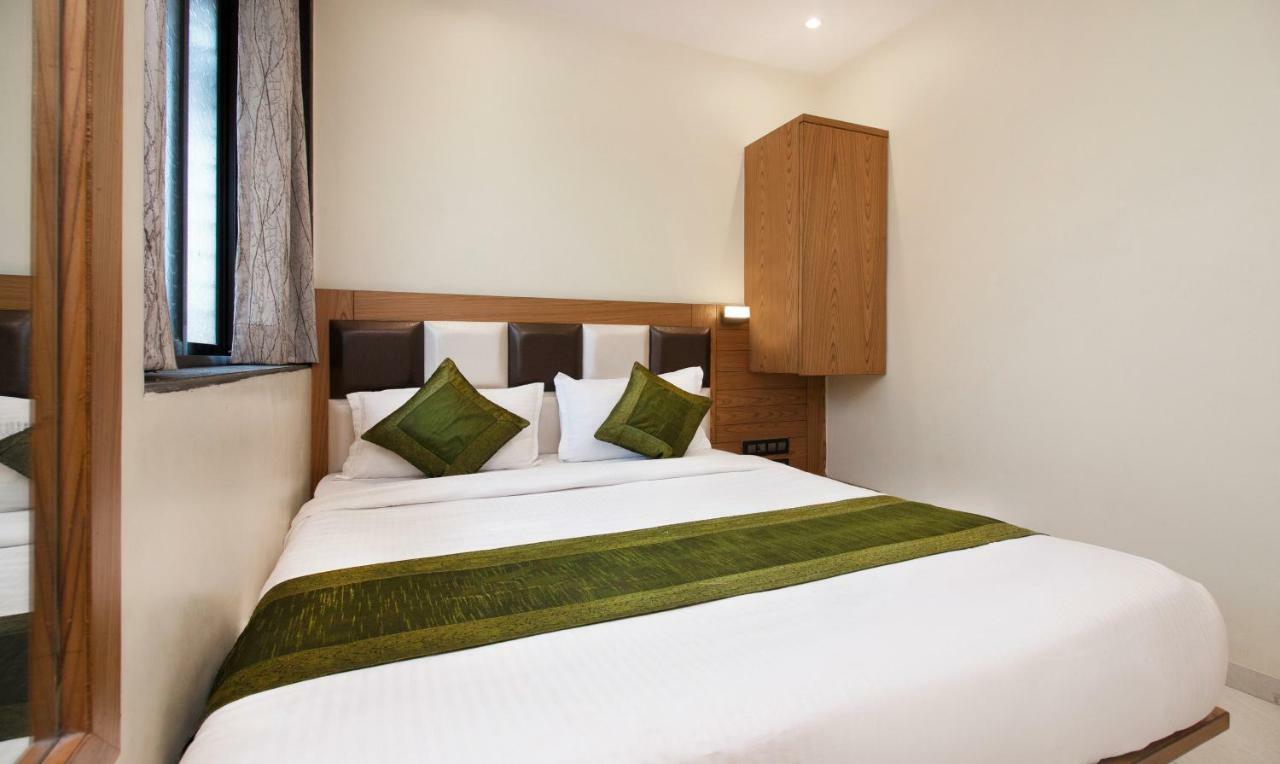 Hotel Residency Park Мумбай Екстериор снимка