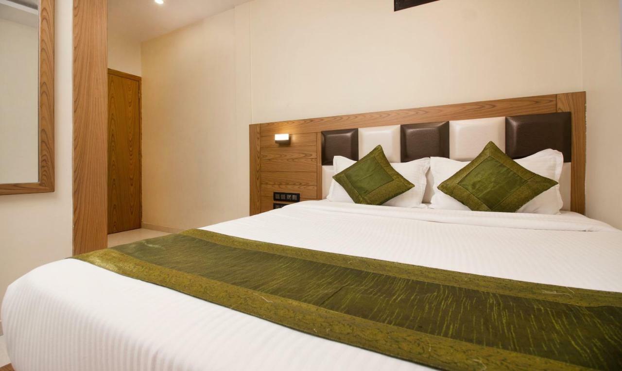 Hotel Residency Park Мумбай Екстериор снимка