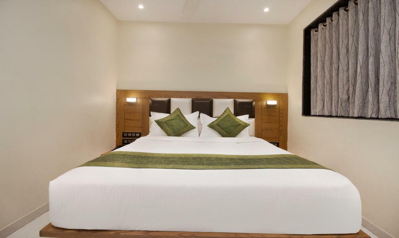 Hotel Residency Park Мумбай Екстериор снимка