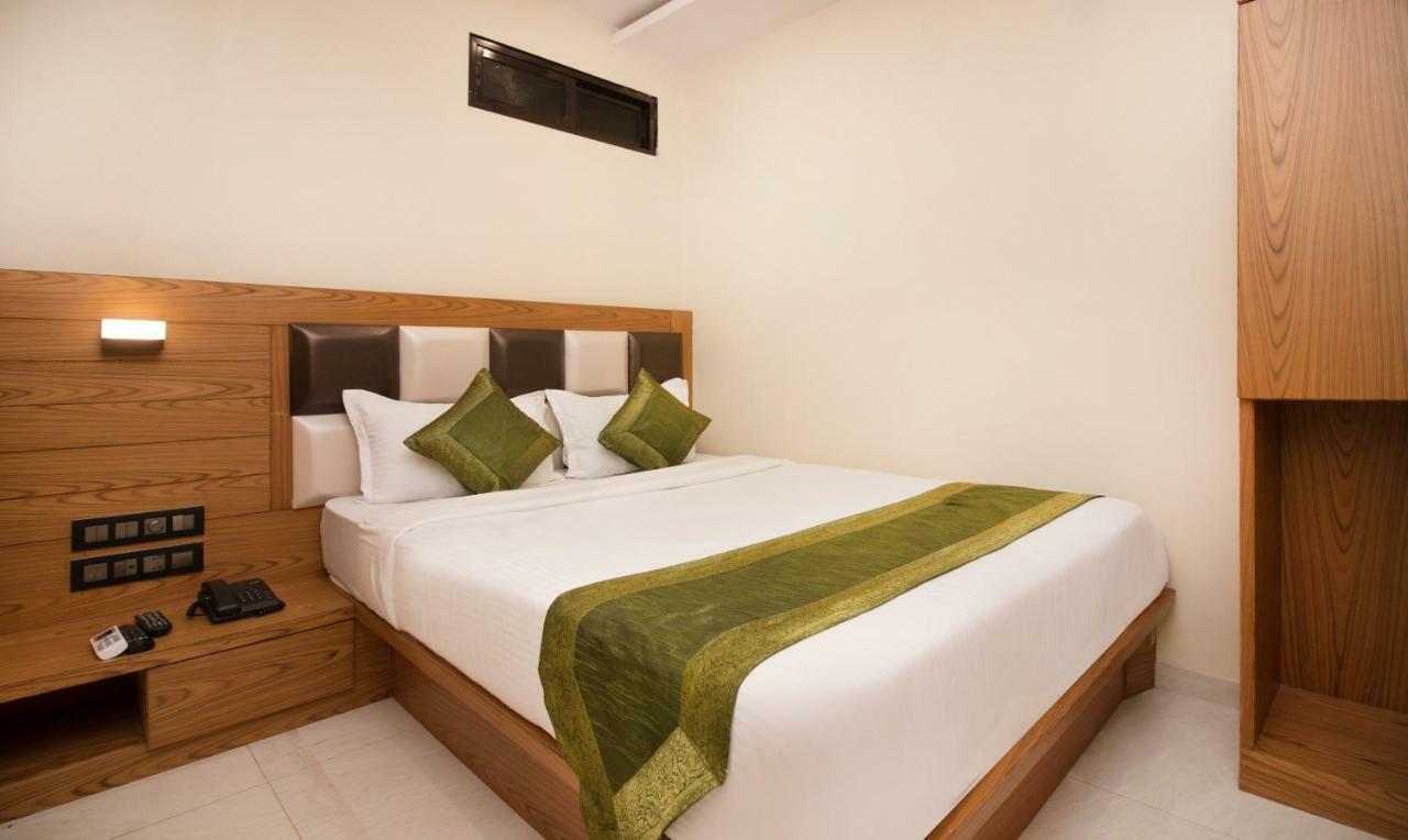 Hotel Residency Park Мумбай Екстериор снимка