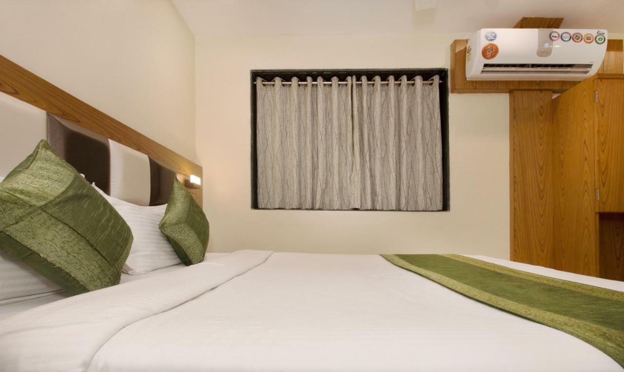 Hotel Residency Park Мумбай Екстериор снимка
